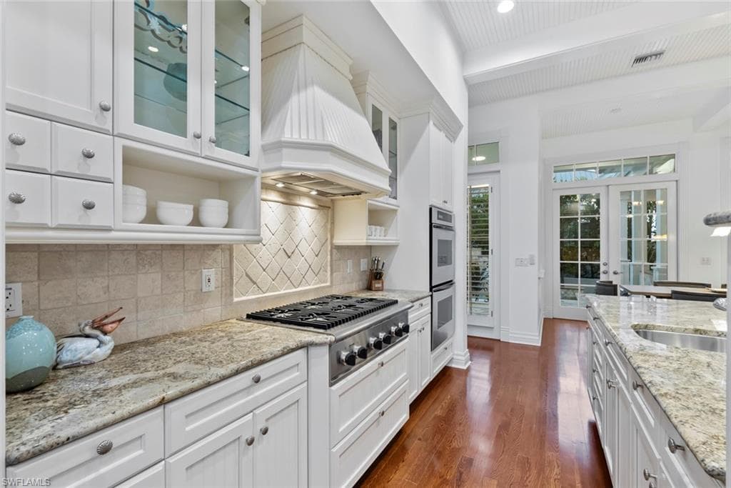 1551 Gulf Shore Blvd S, Naples, FL 34102-12