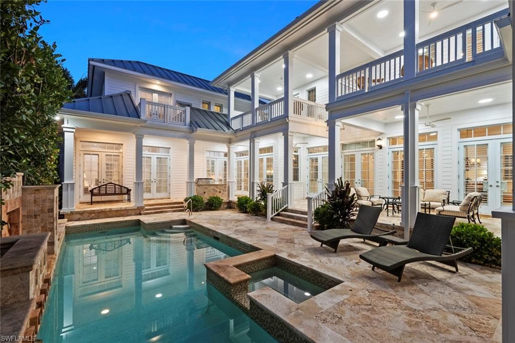 1551 Gulf Shore Blvd S, Naples, FL 34102-37