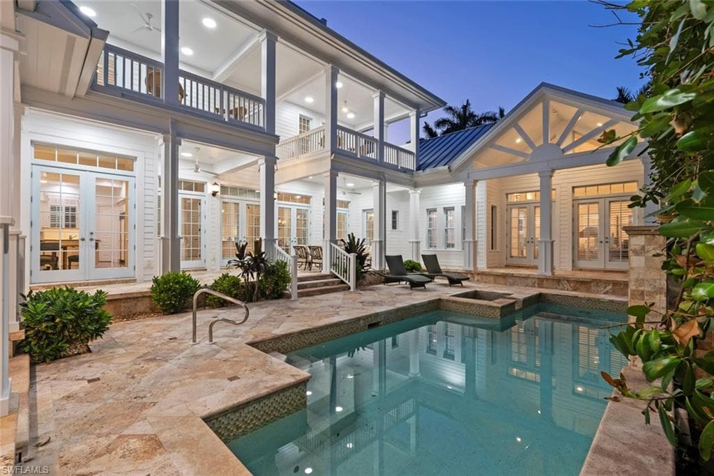 1551 Gulf Shore Blvd S, Naples, FL 34102-38