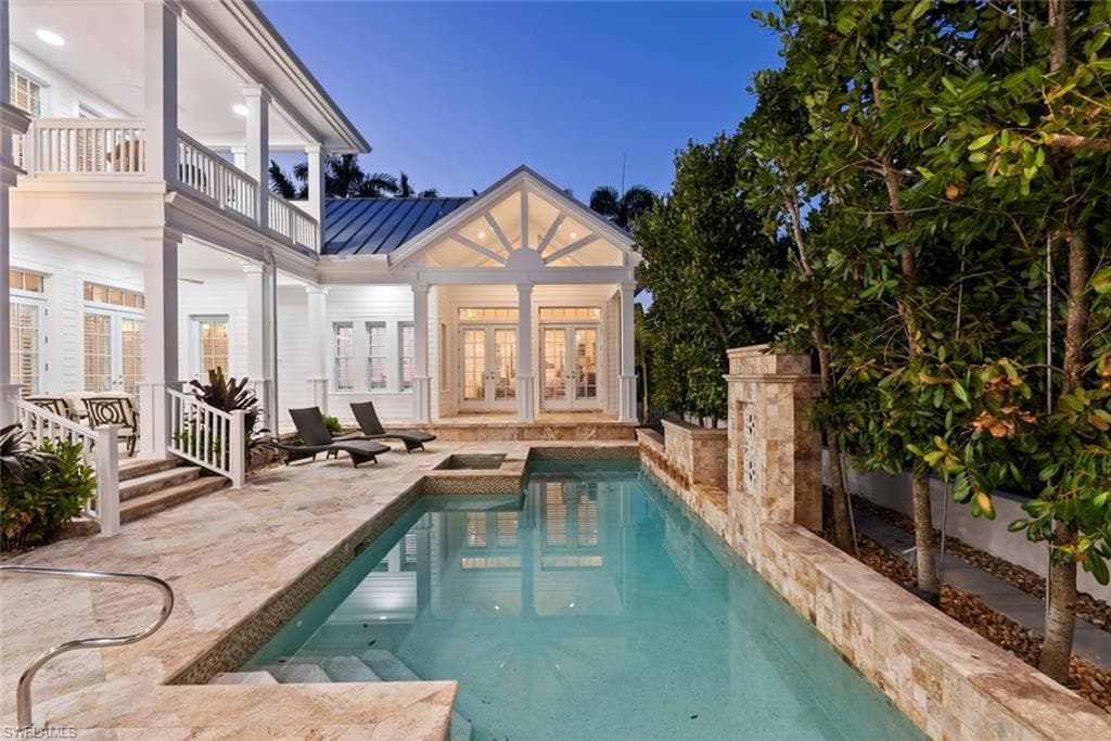 1551 Gulf Shore Blvd S, Naples, FL 34102-39