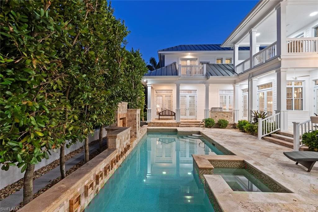 1551 Gulf Shore Blvd S, Naples, FL 34102-40