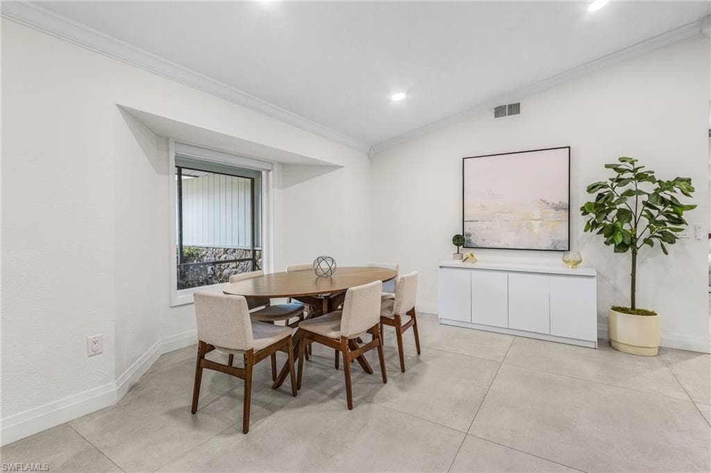 2479 Pinewoods Cir 1, Naples, FL 34105-11