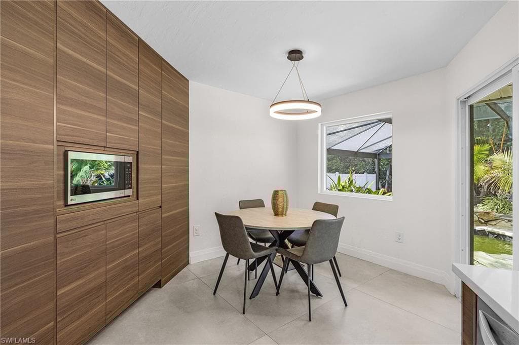 2479 Pinewoods Cir 1, Naples, FL 34105-15