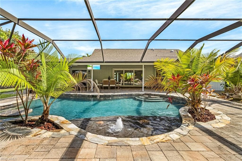 2479 Pinewoods Cir 1, Naples, FL 34105-1