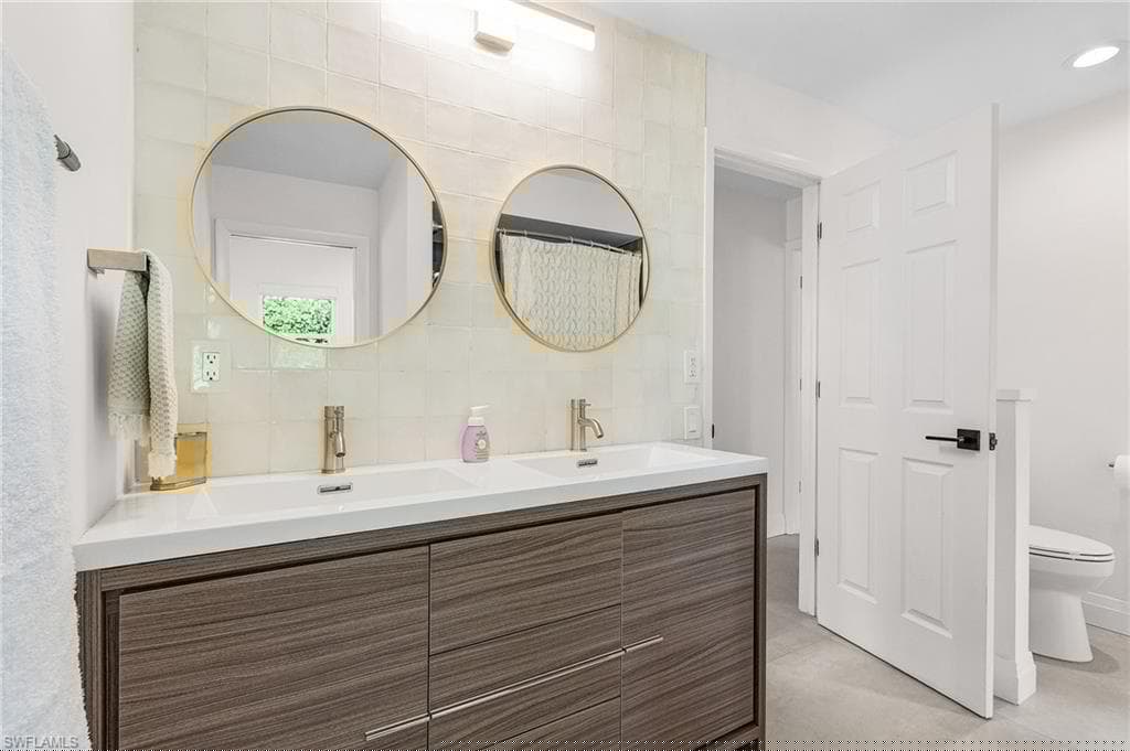 2479 Pinewoods Cir 1, Naples, FL 34105-23
