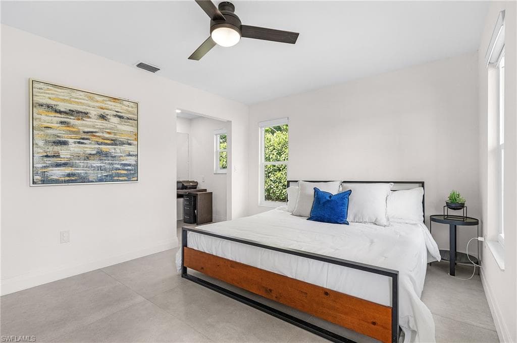 2479 Pinewoods Cir 1, Naples, FL 34105-25