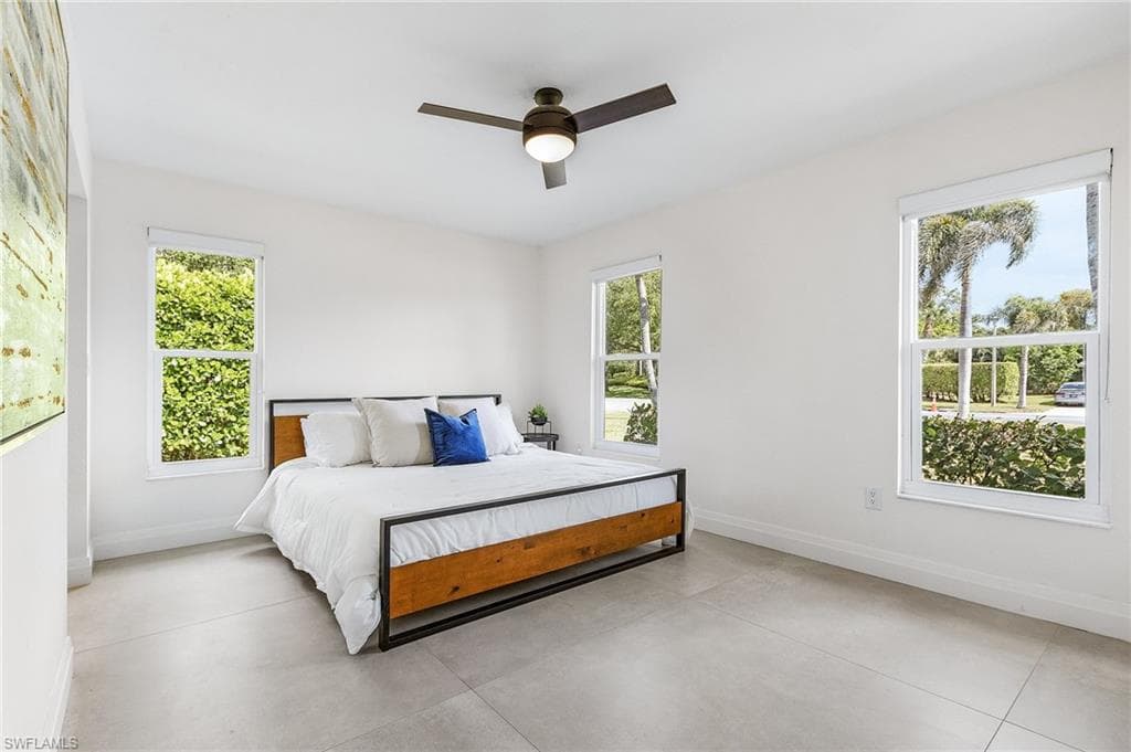 2479 Pinewoods Cir 1, Naples, FL 34105-26