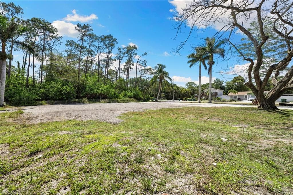 3417 Guilford Rd, Naples, FL 34112-10