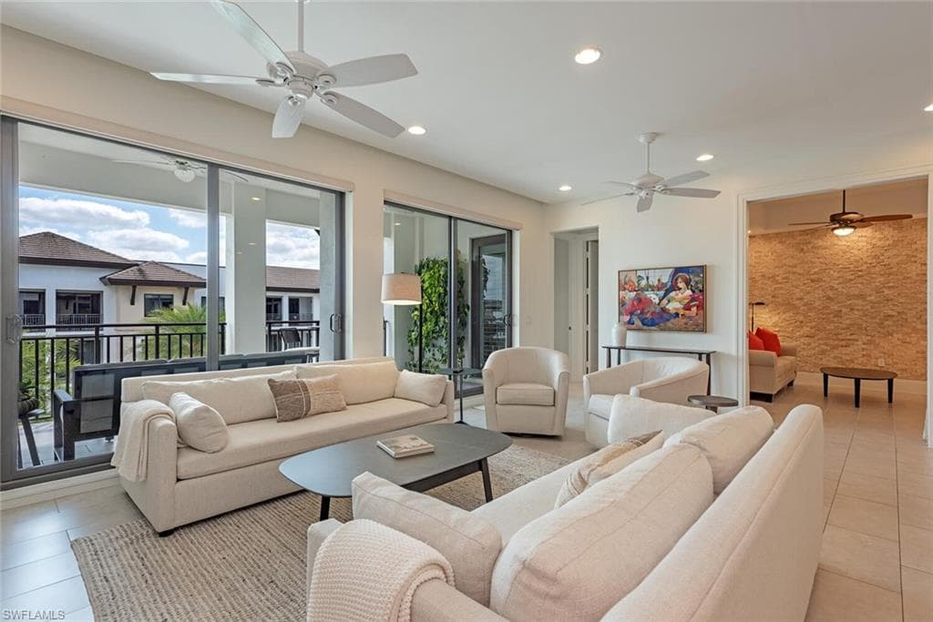 1030 3rd Ave S 504, Naples, FL 34102-3