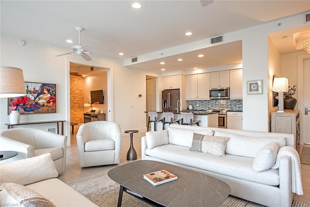 1030 3rd Ave S 504, Naples, FL 34102-4