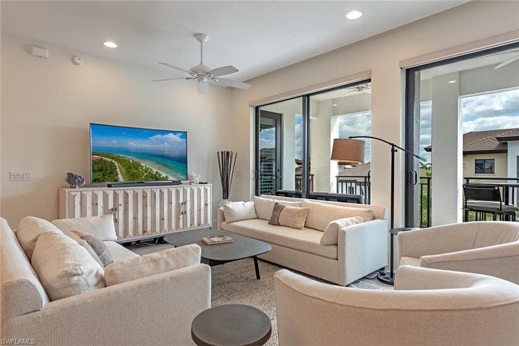 1030 3rd Ave S 504, Naples, FL 34102-5