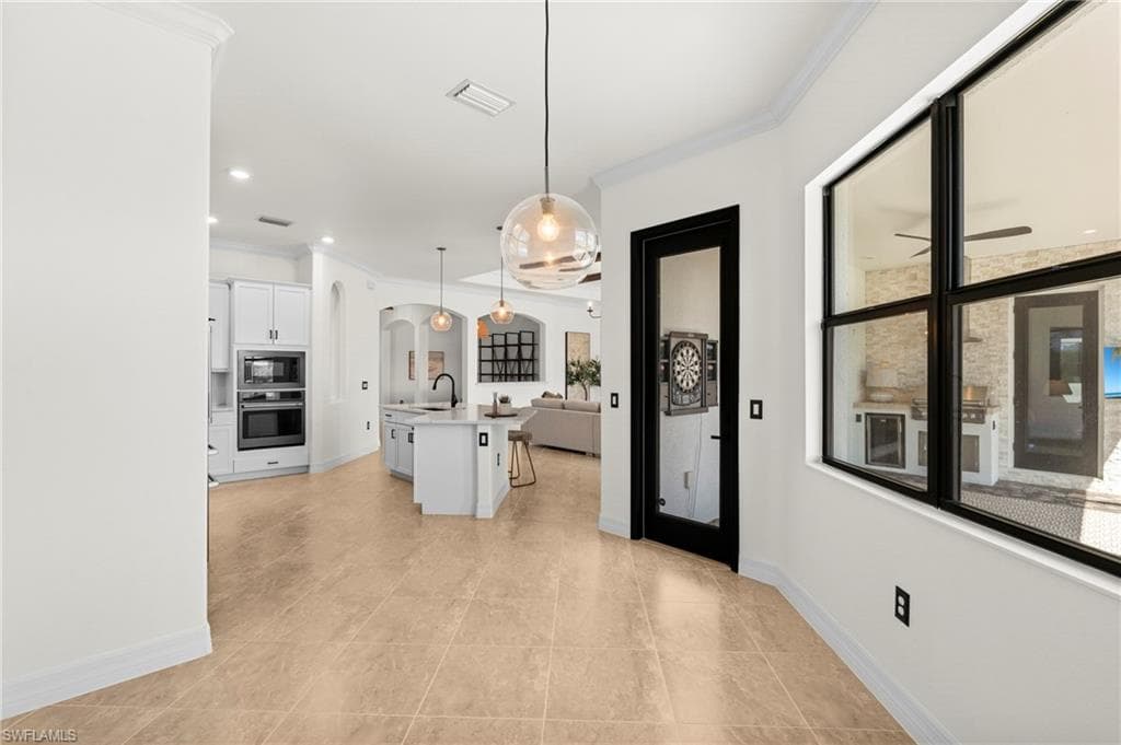2067 Antigua Ln, Naples, FL 34120-20