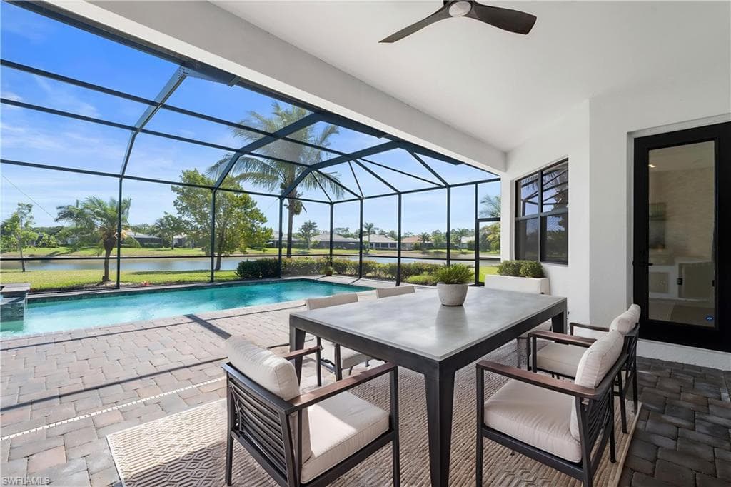 2067 Antigua Ln, Naples, FL 34120-26