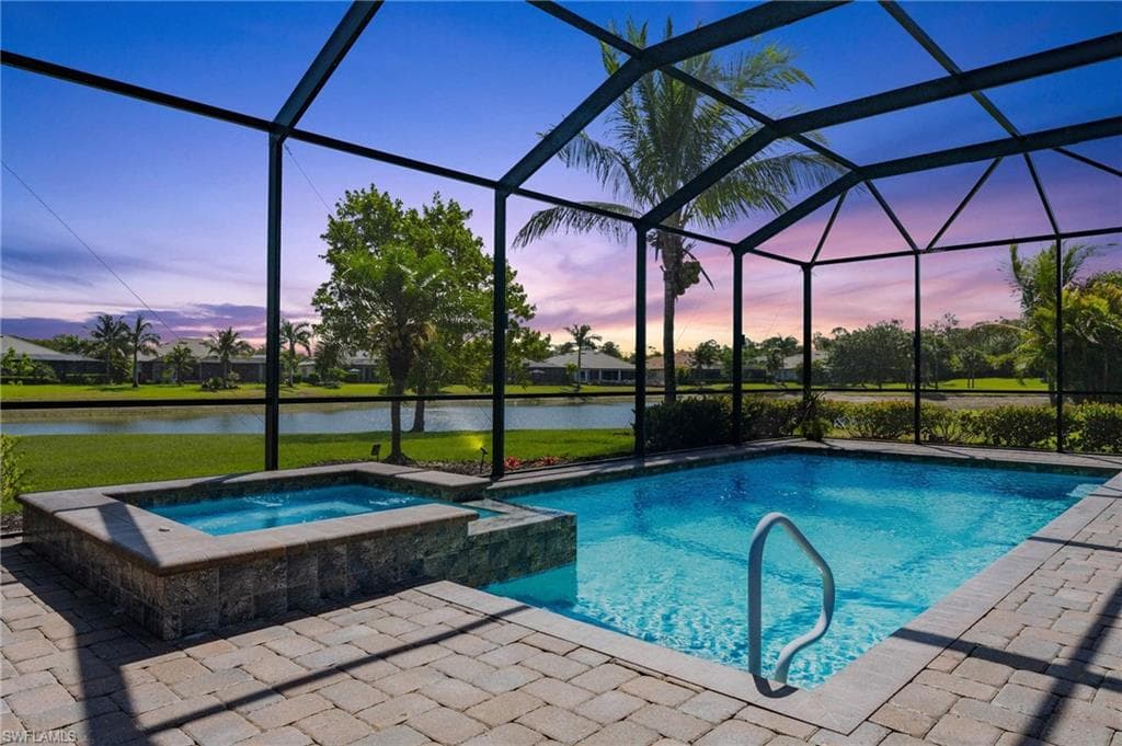 2067 Antigua Ln, Naples, FL 34120-2