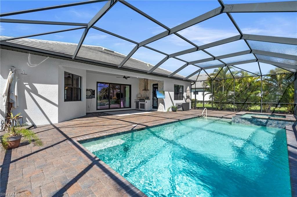 2067 Antigua Ln, Naples, FL 34120-29