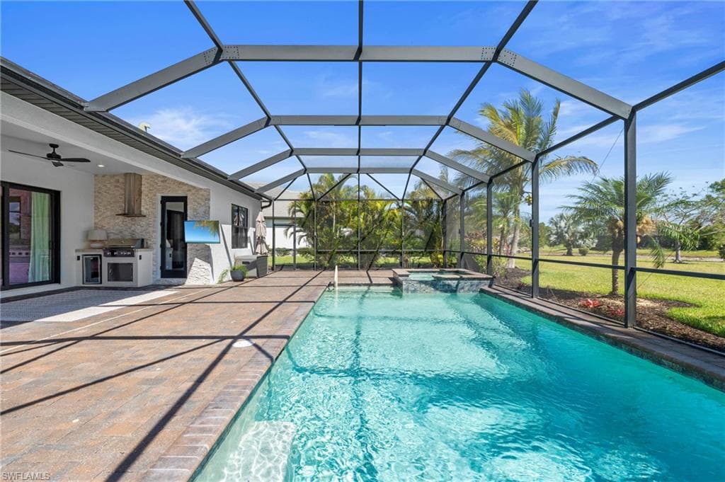 2067 Antigua Ln, Naples, FL 34120-30