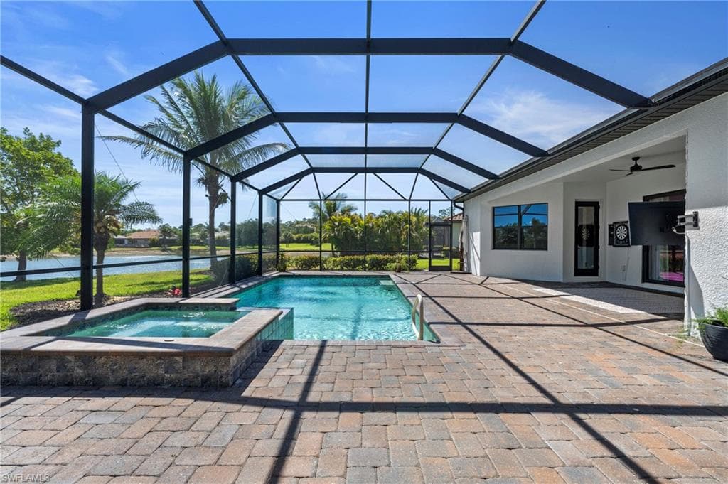 2067 Antigua Ln, Naples, FL 34120-31