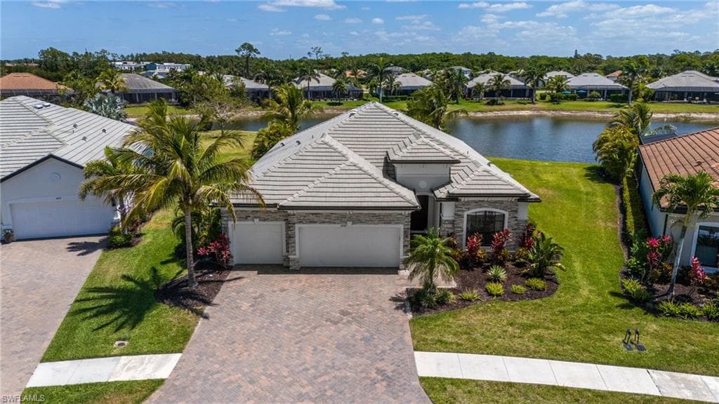 2067 Antigua Ln, Naples, FL 34120-38