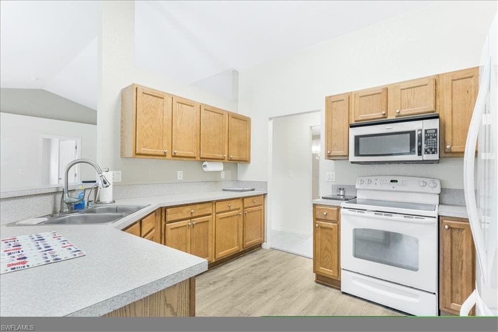 3210 31st St W, Lehigh Acres, FL 33971-10