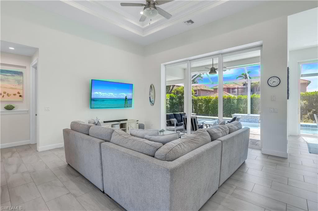 540 Fieldstone Dr, Marco Island, FL 34145-17
