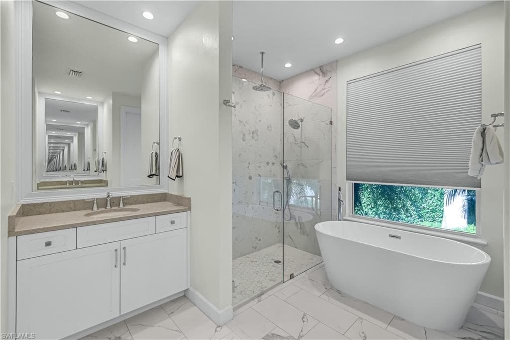 540 Fieldstone Dr, Marco Island, FL 34145-20