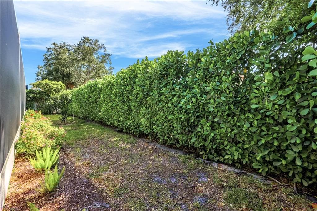 540 Fieldstone Dr, Marco Island, FL 34145-37