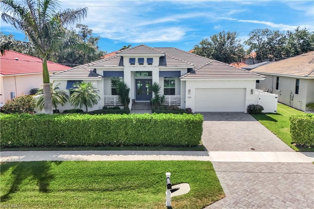 540 Fieldstone Dr, Marco Island, FL 34145-3