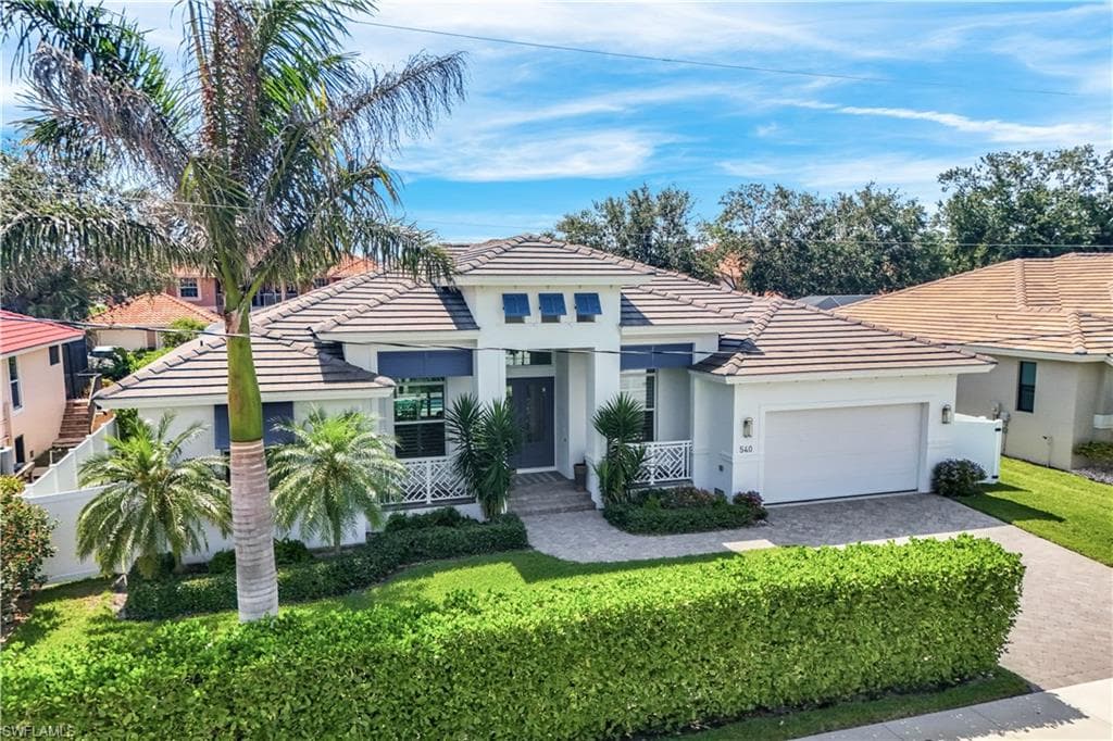 540 Fieldstone Dr, Marco Island, FL 34145-39