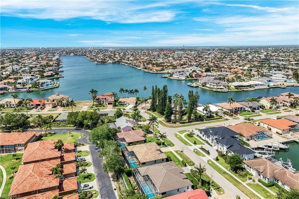 540 Fieldstone Dr, Marco Island, FL 34145-45