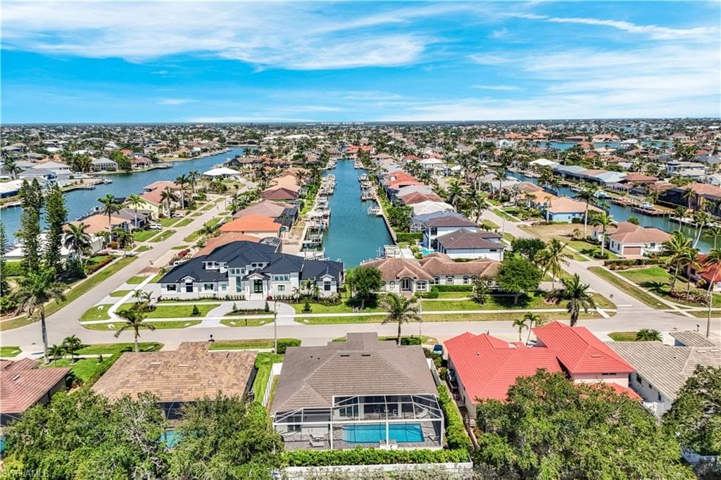 540 Fieldstone Dr, Marco Island, FL 34145-47