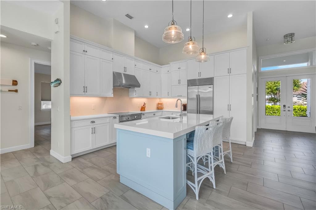 540 Fieldstone Dr, Marco Island, FL 34145-4