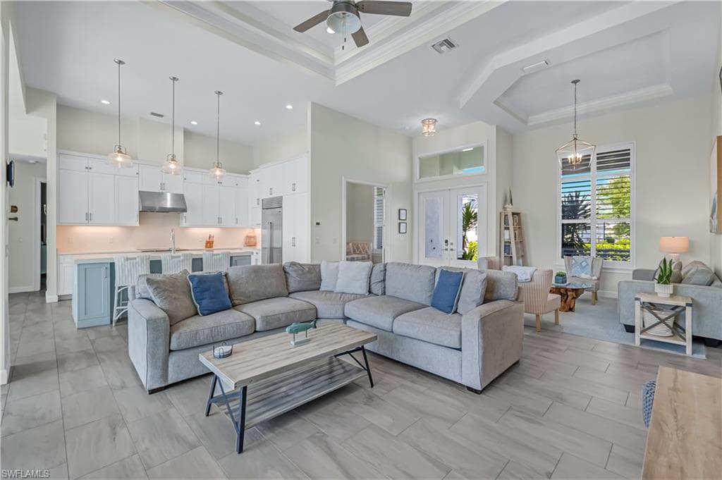 540 Fieldstone Dr, Marco Island, FL 34145-5