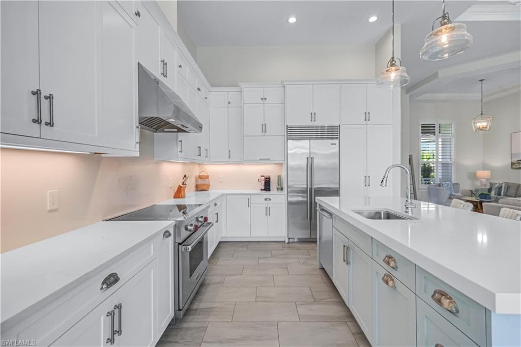 540 Fieldstone Dr, Marco Island, FL 34145-8