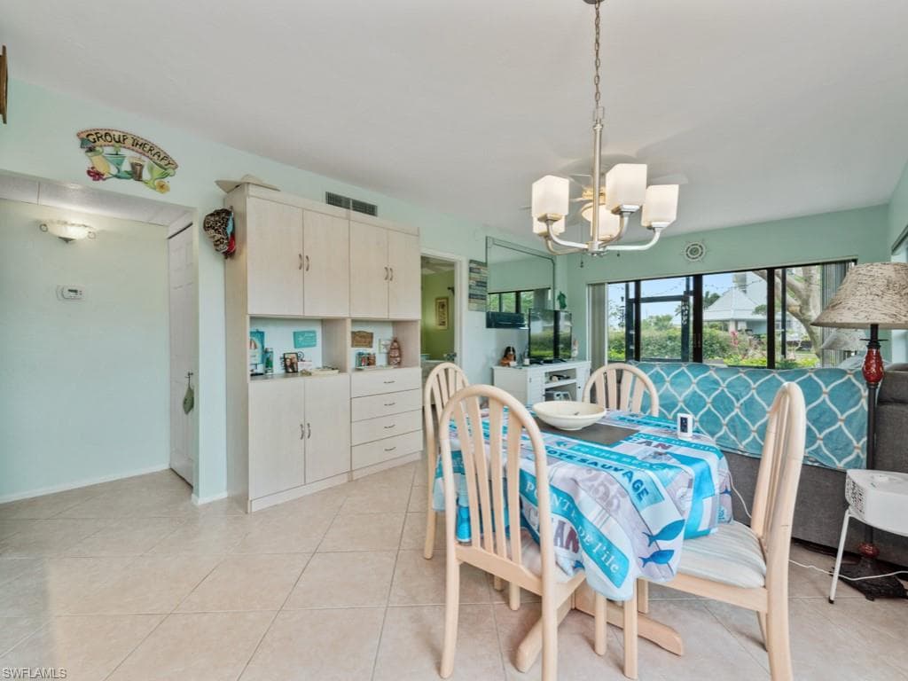 27 Greenbrier St 6-109, Marco Island, FL 34145-9