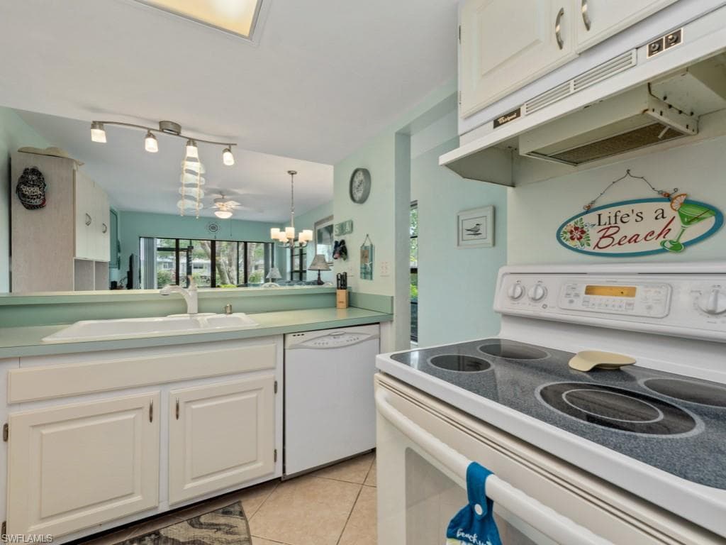 27 Greenbrier St 6-109, Marco Island, FL 34145-10