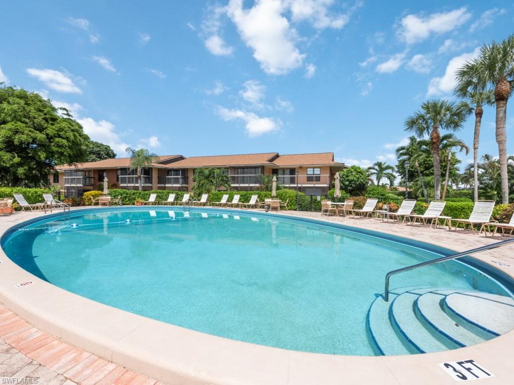 27 Greenbrier St 6-109, Marco Island, FL 34145-4