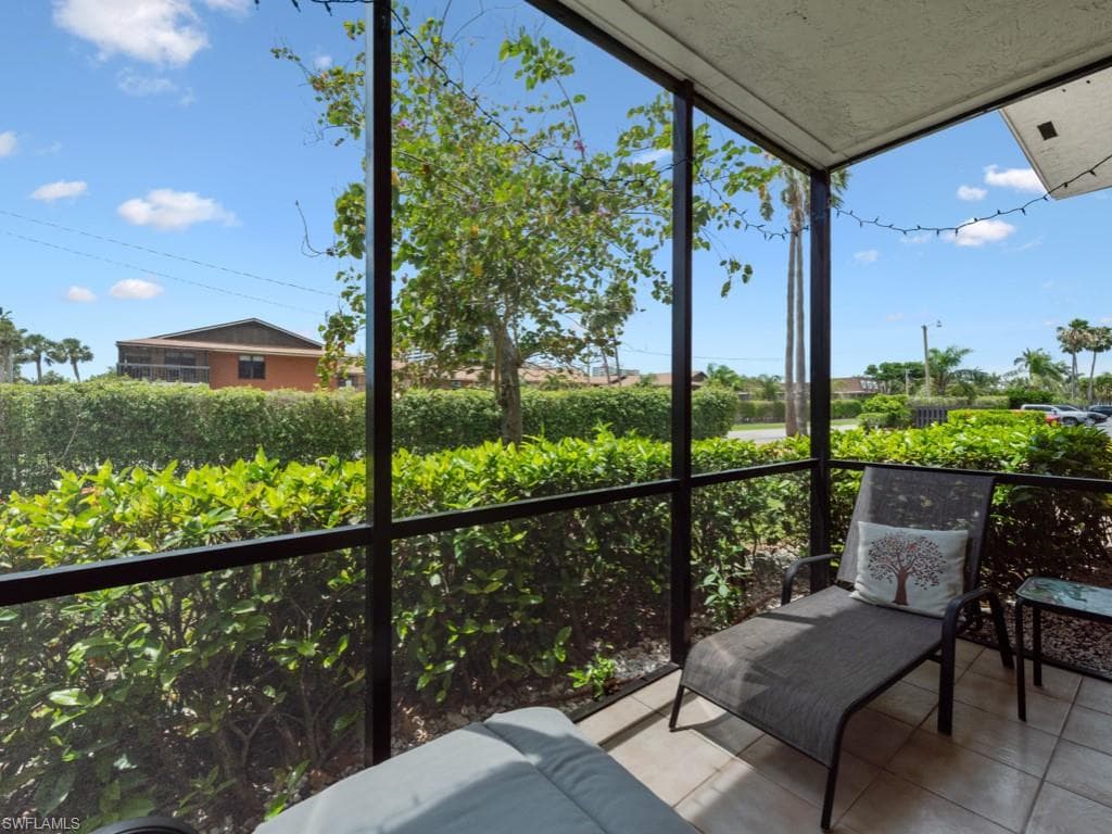 27 Greenbrier St 6-109, Marco Island, FL 34145-5