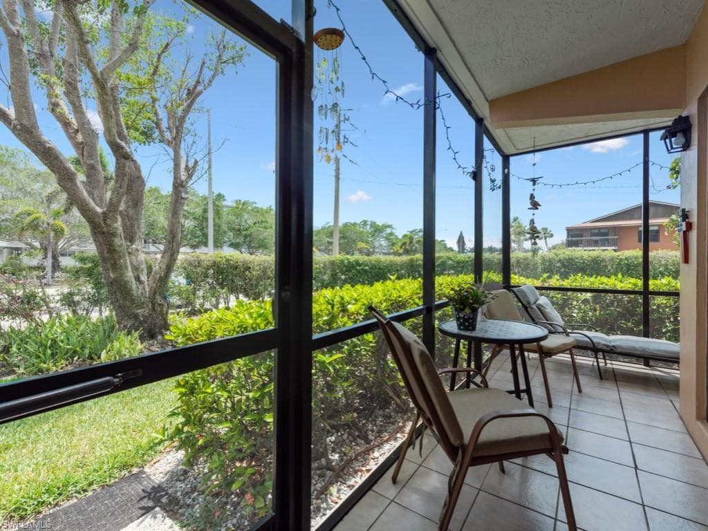 27 Greenbrier St 6-109, Marco Island, FL 34145-8