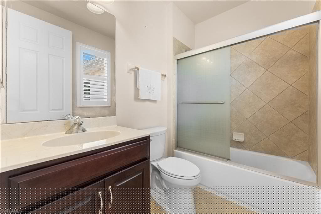 19356 La Serena Dr, Estero, FL 33967-38