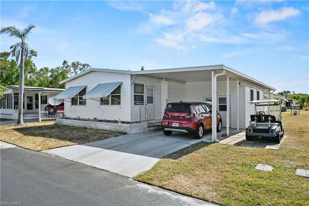 653 Future Dr, North Fort Myers, FL 33917-2