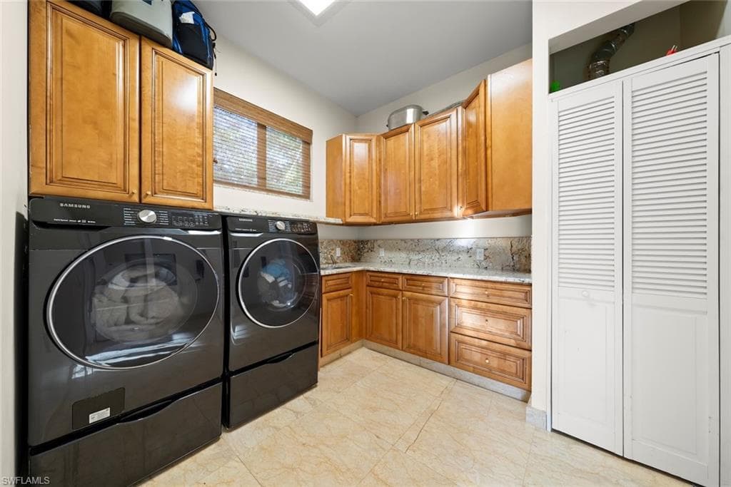 2605 64th St SW, Naples, FL 34105-15