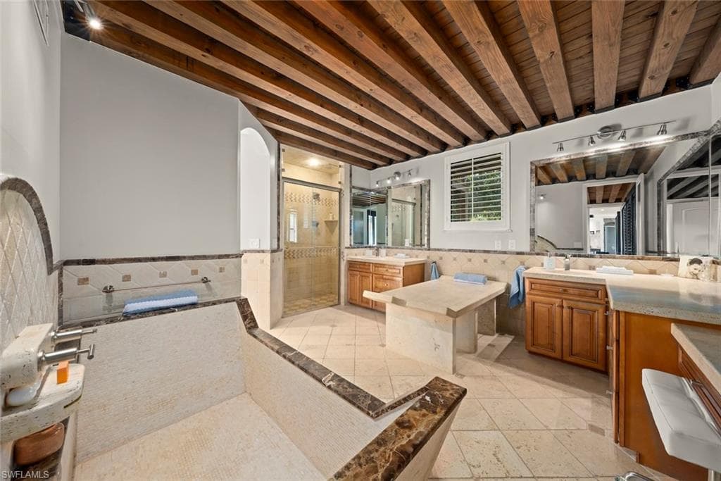 2605 64th St SW, Naples, FL 34105-21