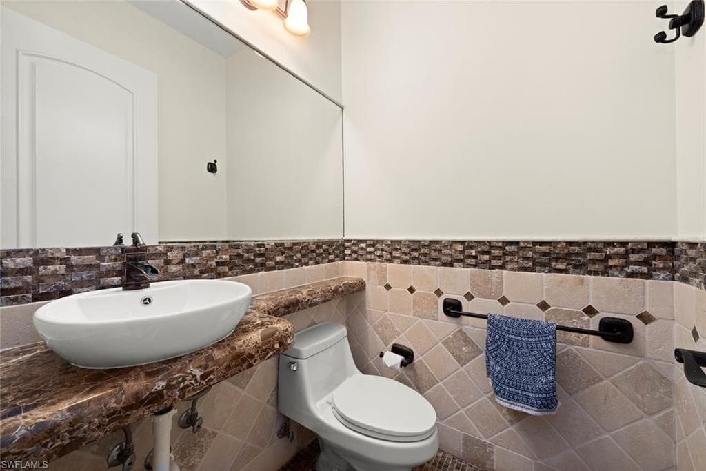 2605 64th St SW, Naples, FL 34105-27