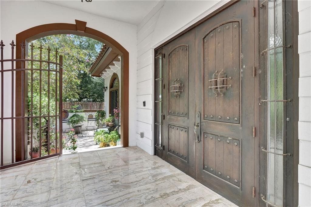 2605 64th St SW, Naples, FL 34105-4