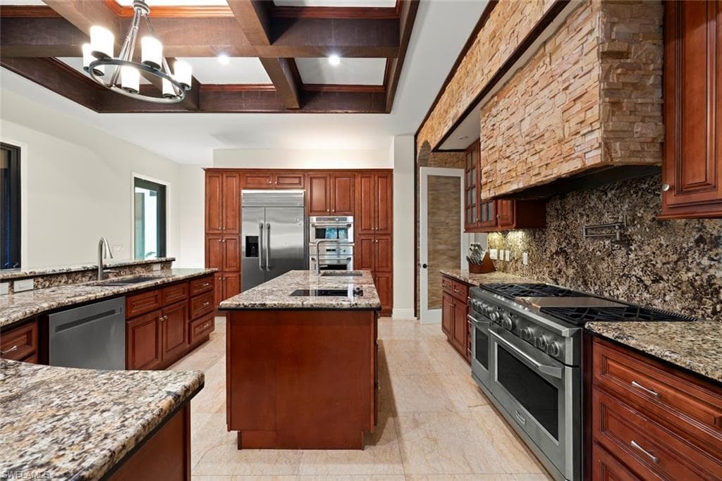 2605 64th St SW, Naples, FL 34105-8