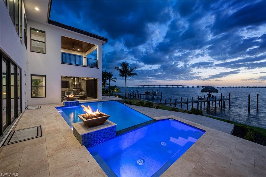 3924 Riverside Dr, Fort Myers, FL 33901-37