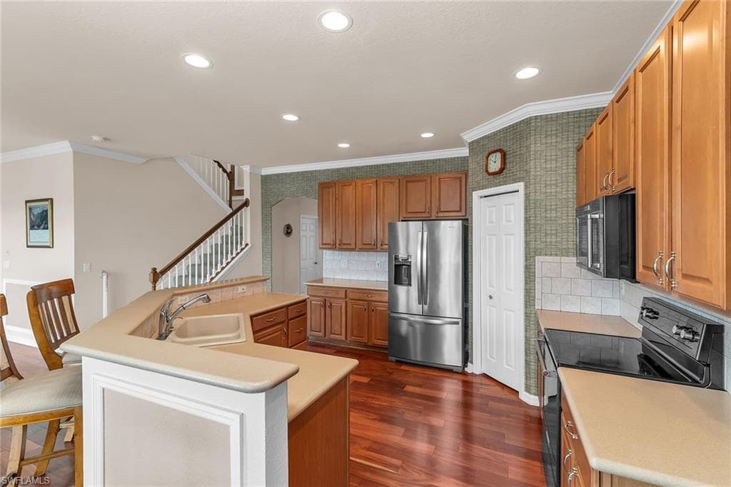 7859 Berkshire Pines Dr, Naples, FL 34104-10