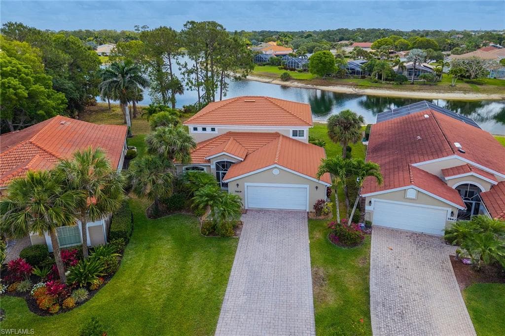 7859 Berkshire Pines Dr, Naples, FL 34104-1