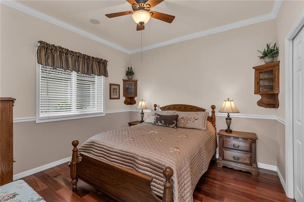 7859 Berkshire Pines Dr, Naples, FL 34104-27