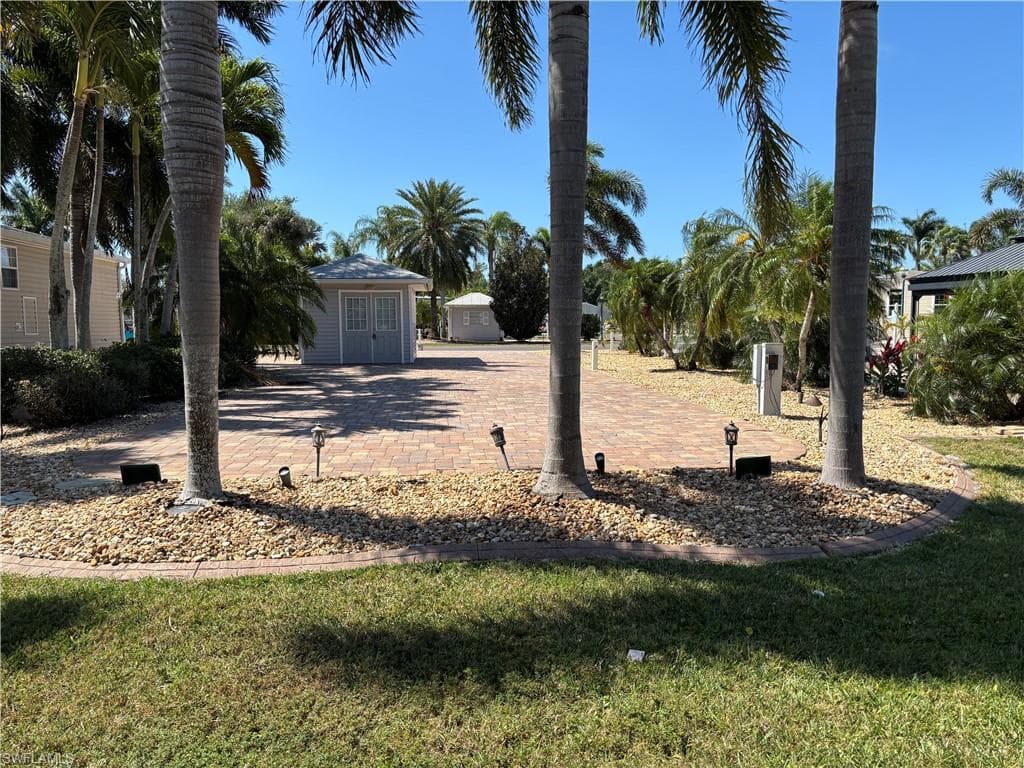 10071 Willowood Dr, Fort Myers, FL 33905-9